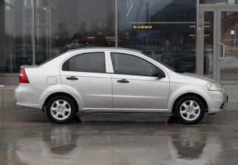 Подержанный автомобиль Chevrolet Aveo Sedan 2008 года (4 фото)