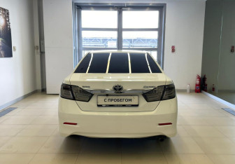 Подержанный автомобиль Toyota Camry Sedan 2013 года (5 фото)