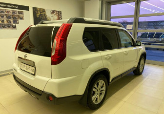 Подержанный автомобиль Nissan X-Trail 2013 года (5 фото)