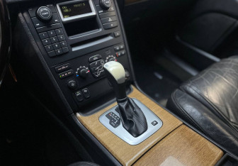 Подержанный автомобиль Volvo XC90 2004 года (12 фото)