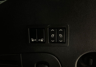 Подержанный автомобиль Cadillac Escalade Suv 2015 года (25 фото)