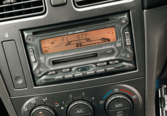 Подержанный автомобиль Subaru Forester Suv 2002 года (13 фото)