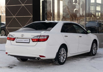 Подержанный автомобиль Toyota Camry Sedan 2016 года (5 фото)
