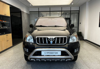 Подержанный автомобиль Toyota Land Cruiser Prado 2008 года (3 фото)