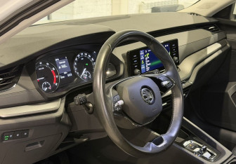 Подержанный автомобиль Skoda Octavia Liftback 2021 года (8 фото)