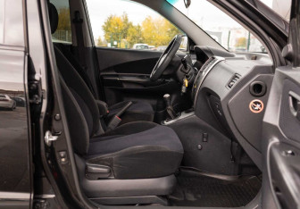 Подержанный автомобиль Hyundai Tucson 2008 года (20 фото)