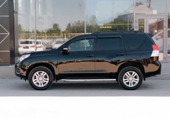 Подержанный автомобиль Toyota Land Cruiser Prado 2010 года (8 фото)
