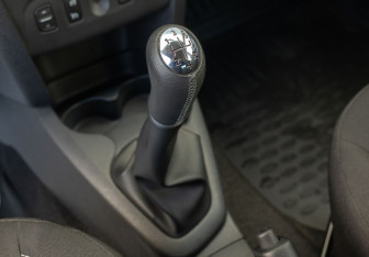 Подержанный автомобиль Renault Sandero 2020 года (15 фото)