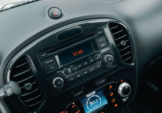 Подержанный автомобиль Nissan Juke 2012 года (14 фото)