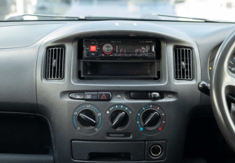 Подержанный автомобиль Toyota Probox 2009 года (13 фото)