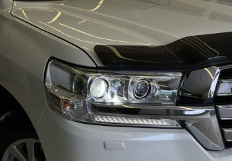 Подержанный автомобиль Toyota Land Cruiser Suv 2018 года (8 фото)