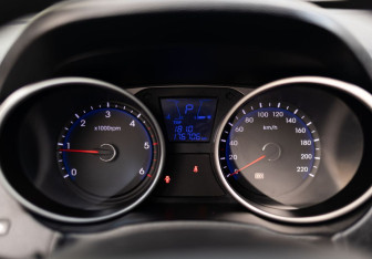 Подержанный автомобиль Hyundai Tucson 2010 года (12 фото)