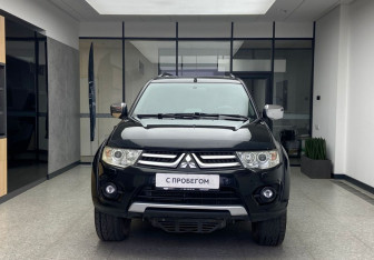 Подержанный автомобиль Mitsubishi Pajero Sport 2014 года (2 фото)