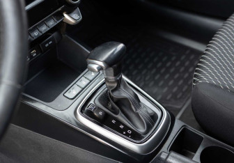 Подержанный автомобиль Kia Rio Sedan 2017 года (14 фото)