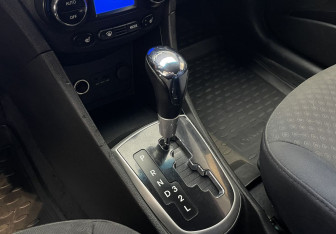 Подержанный автомобиль Hyundai Solaris Sedan 2012 года (13 фото)