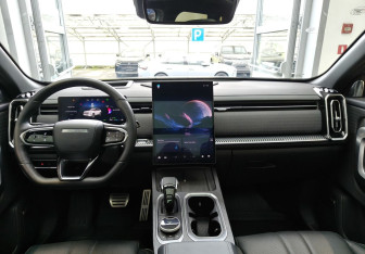 Подержанный автомобиль Jaecoo J7 2024 года (8 фото)