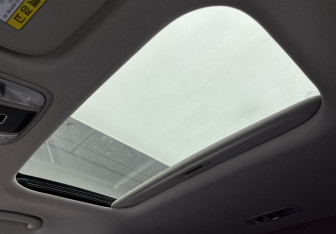 Подержанный автомобиль Kia Carnival 2018 года (9 фото)