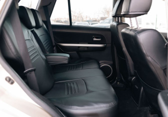 Подержанный автомобиль Suzuki Grand Vitara 2010 года (18 фото)