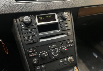 Подержанный автомобиль Volvo XC90 2004 года (11 фото)