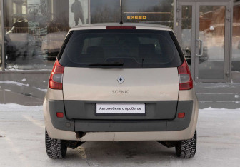 Подержанный автомобиль Renault Scenic 2007 года (6 фото)