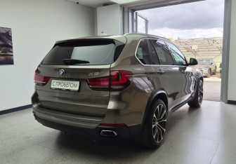 Подержанный автомобиль BMW X5 2017 года (4 фото)