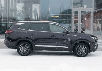 Подержанный автомобиль Chery Tiggo 8 Pro 2022 года (4 фото)