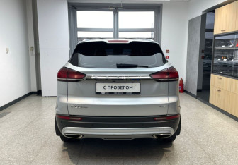 Подержанный автомобиль Geely Atlas Pro 2022 года (6 фото)