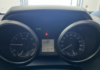 Подержанный автомобиль Toyota Land Cruiser Prado 2015 года (11 фото)