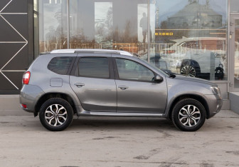 Подержанный автомобиль Nissan Terrano 2016 года (4 фото)