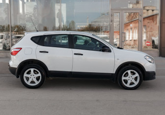 Подержанный автомобиль Nissan Qashqai 2013 года (4 фото)