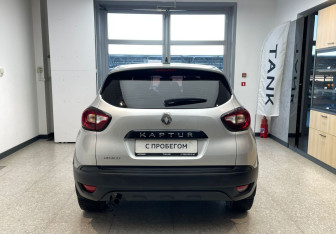 Подержанный автомобиль Renault Kaptur 2019 года (6 фото)