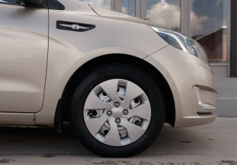 Подержанный автомобиль Kia Rio Sedan 2013 года (9 фото)