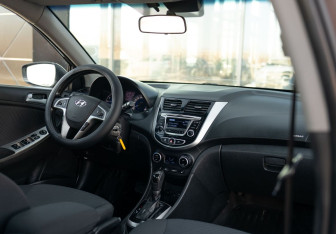 Подержанный автомобиль Hyundai Solaris Sedan 2015 года (10 фото)