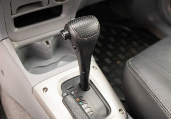 Подержанный автомобиль Toyota RAV4 2001 года (14 фото)