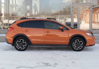 Подержанный автомобиль Subaru XV 2012 года (4 фото)