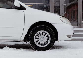 Подержанный автомобиль Toyota Corolla Wagon 2002 года (9 фото)