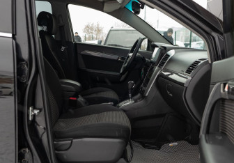 Подержанный автомобиль Chevrolet Captiva 2007 года (19 фото)