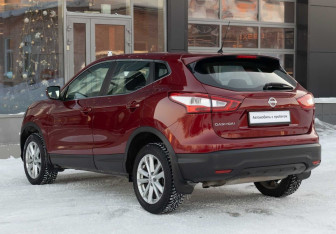 Подержанный автомобиль Nissan Qashqai 2014 года (7 фото)