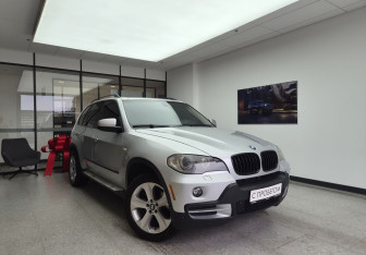 Подержанный автомобиль BMW X5 2008 года (3 фото)
