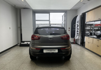Подержанный автомобиль Kia Sportage 2012 года (5 фото)
