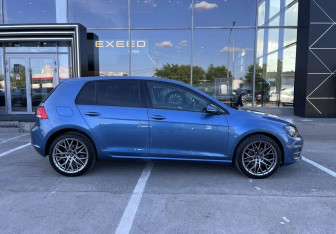 Подержанный автомобиль Volkswagen Golf Hatchback 2013 года (4 фото)