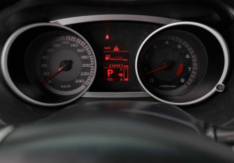 Подержанный автомобиль Mitsubishi Outlander 2007 года (13 фото)