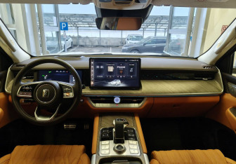 Подержанный автомобиль Tank 500 2024 года (8 фото)