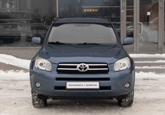 Подержанный автомобиль Toyota RAV4 2008 года (2 фото)