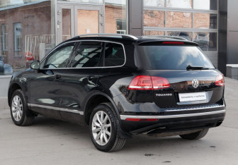 Подержанный автомобиль Volkswagen Touareg 2015 года (7 фото)