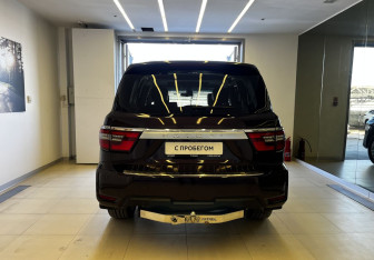 Подержанный автомобиль Nissan Patrol 2011 года (5 фото)