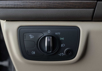 Подержанный автомобиль Audi A6 Sedan 2015 года (19 фото)