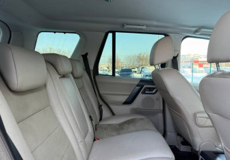 Подержанный автомобиль Land Rover Freelander 2014 года (21 фото)