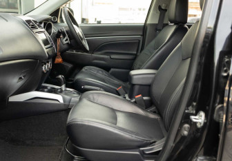 Подержанный автомобиль Mitsubishi RVR Suv 2010 года (20 фото)