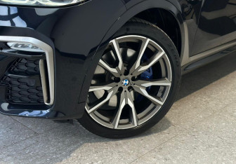 Подержанный автомобиль BMW X7 2019 года (4 фото)